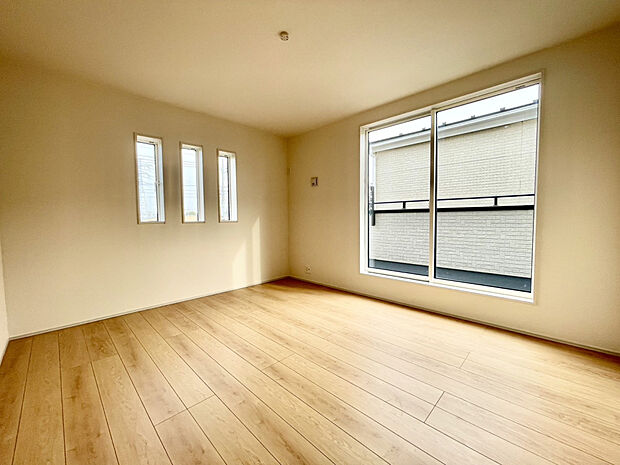 【【洋室:7.75帖】】家具配置のしやすい、ゆとりある居室空間。