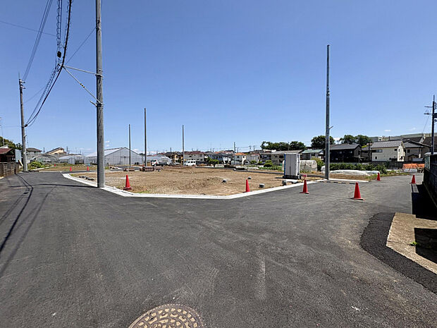 【現地写真】　「東村山市秋津町3丁目」に全15家族の新たな分譲地が誕生しました。JR武蔵野線「新秋津」駅と西武池袋線・新宿線「所沢」駅が利用できる利便性の良い立地です。