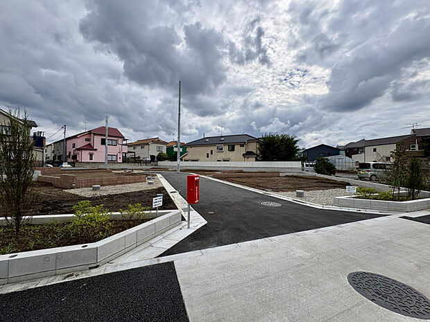 【前面道路を含む現地写真】　