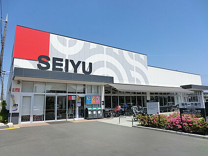 西友滝山店 900m