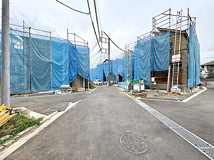 【前面道路含む現地写真】