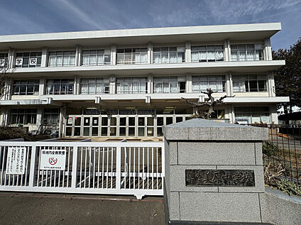 所沢市立美原中学校 1300m