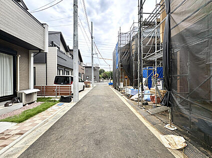 【前面道路含む現地写真】