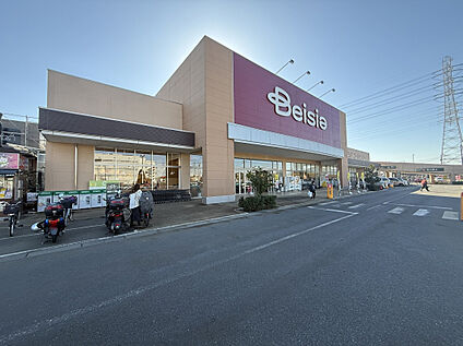 ベイシア新座店 980m