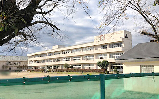 西那須野中学校(約650m)