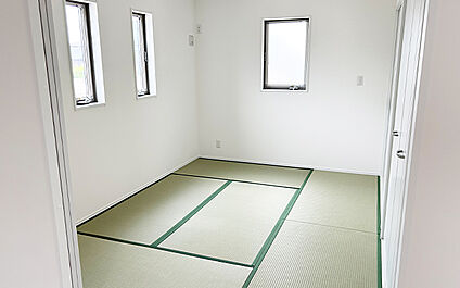 現地写真：洋室畳敷き（2号棟）
