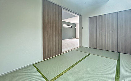 現地写真:洋室畳敷き(2号棟)