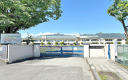 市立石田小学校 850m