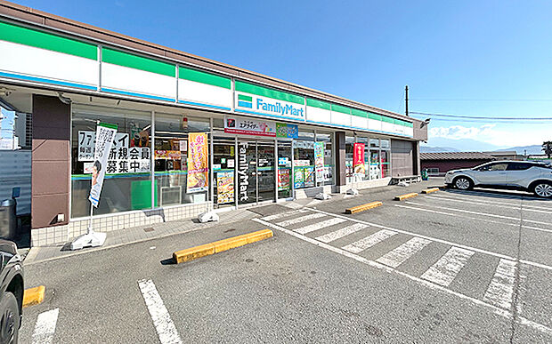 ファミリーマート 南アルプス古市場店(約700m)