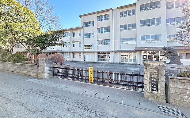 都留市立東桂中学校（約2,340m）