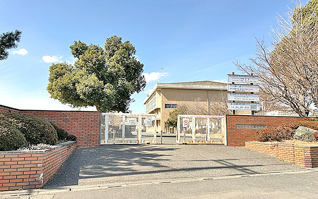 市立大幡中学校(約650m)