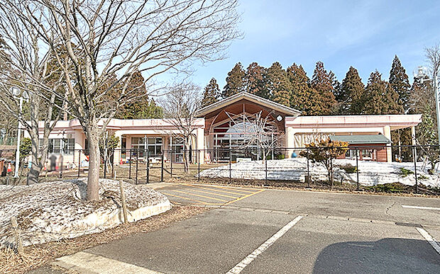 上越教育大学附属幼稚園(約810m)