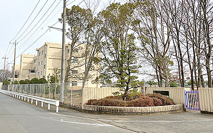 坂戸市立片柳小学校 1320m