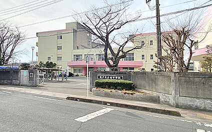 坂戸市立桜中学校 2230m