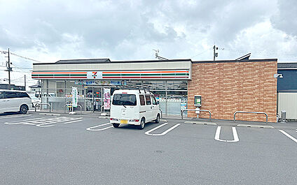 セブンイレブン都賀町合戦場店 320m