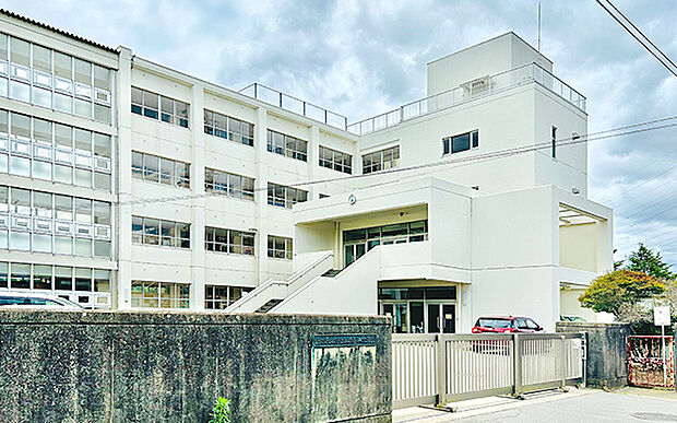 市立土浦第二中学校(約510m)