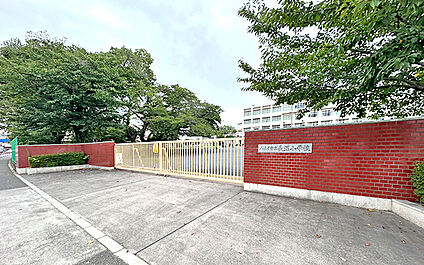 市立長沼小学校 920m