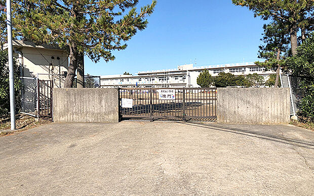 市立清見台小学校(約200m)