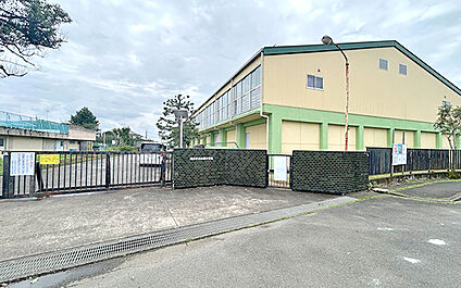 鴻巣市立松原小学校 900m