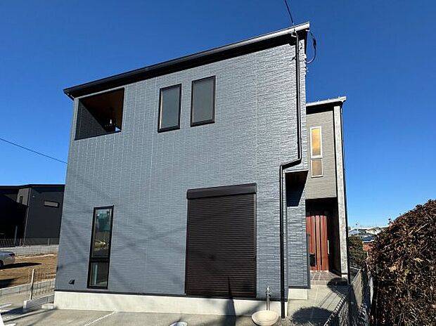 ◇建物外観
ダークトーンのシックなデザインです。