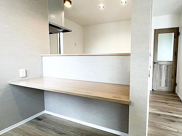 ◆カウンターは、書斎やお子さまの勉強机としてもお使いいただけます！