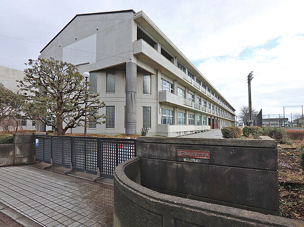 長後中学校（約370m）