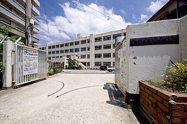 高鷲南中学校（約1,100m）