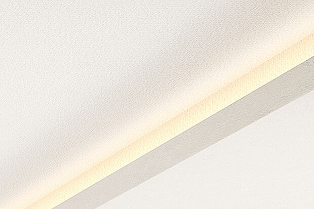 【【キッチンコーブ照明】】光を天井に当て、空間全体を包み込むように照らすコーブ照明をキッチンに採用。優しさを漂わせて、上品な空間を演出します。※画像はイメージです。