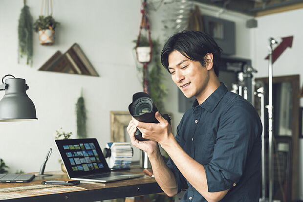 【【マルチルーム】】マルチに使える空間をご用意。仕事をしたり、趣味に没頭したり、書斎として使うことも可能です。※画像はイメージです。※号棟により採用状況が異なります。