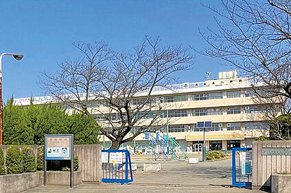 美女木小学校/徒歩15分 約1190m