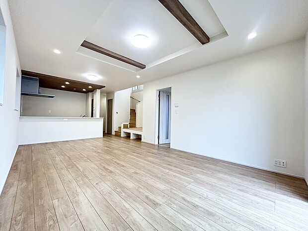 1号棟LDK(21.5帖)は床暖房付きで快適に過ごせる広々空間◎