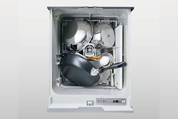 後片付けをサポートするビルトインタイプの食器洗浄乾燥機が標準装備。家事の時間短縮になるだけでなく、水道代の節約にもつながり一石二鳥です。