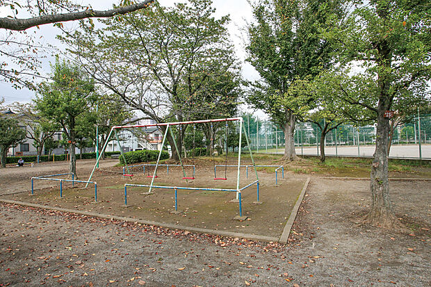 【戸塚東公園】(現地より徒歩4分)