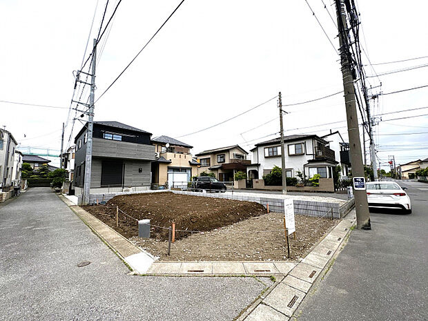 外観　敷地面積28坪！角地！主寝室可変型プラン採用！！
