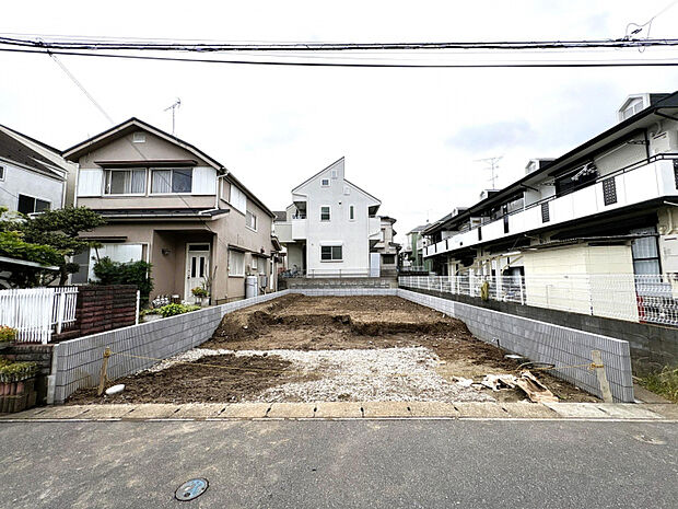 外観　敷地面積37坪！駐車スペース2台あり！（内1台軽自動車）主寝室可変型プラン採用！！