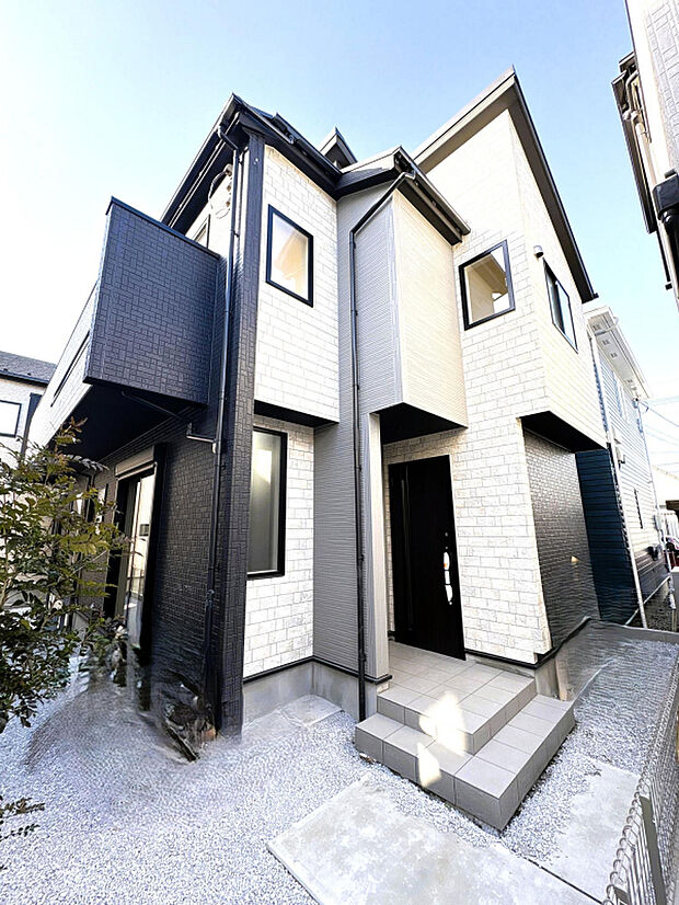 【外観】敷地面積42坪～！駐車スペース2～3台あり！主寝室可変型プラン採用！！