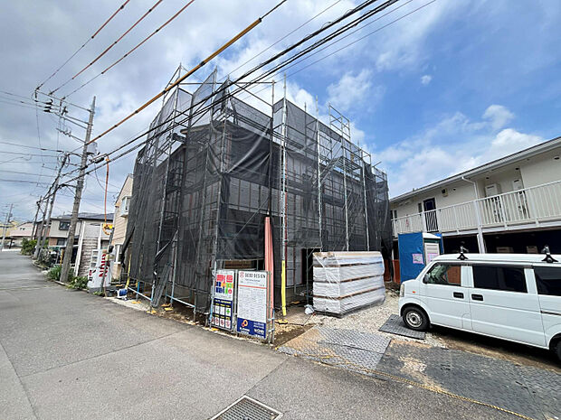 約20帖のLDKには上部吹き抜けを採用しており、開放感のあるLDKとなっております。　