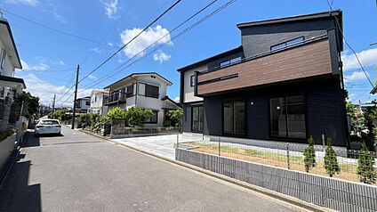 全室南向き、南道路隣接で、日あたり良好です♪ゆったりと暮らす
