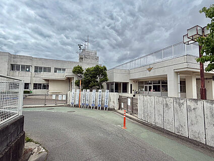 座間市立中原小学校 430m