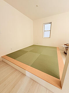 1号棟　LDKタタミコーナー