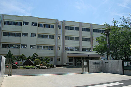 茅ヶ崎市立西浜中学校 506m