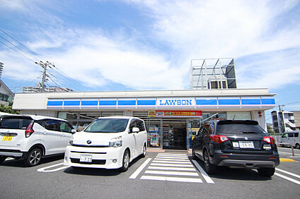 ローソン八王子南新町店 334m