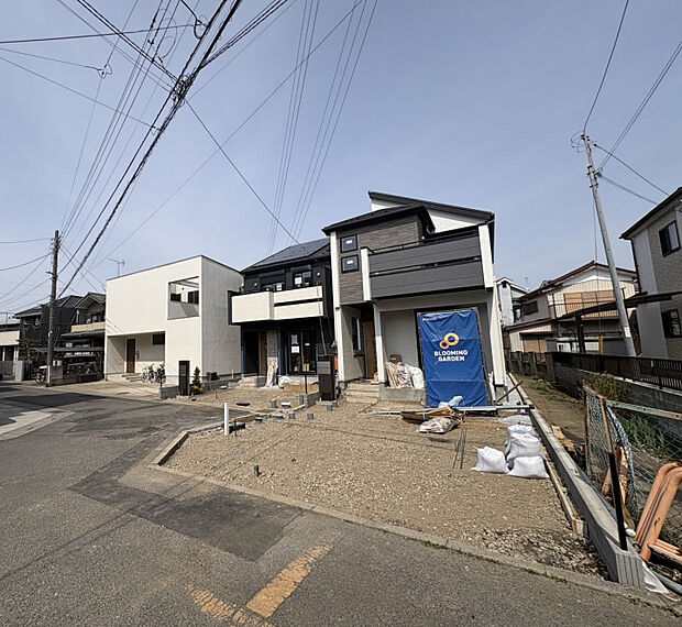 【外観写真】様々な税制優遇が受けられる、長期優良住宅です！永く住み続けられるこだわりの構造と、折上天井やアクセントクロスなどを施した、デザイン性にも配慮しています♪　