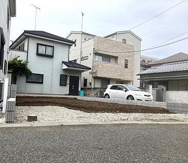 【外観写真】太陽光パネルや室内物干を採用し、日々の暮らしをサ