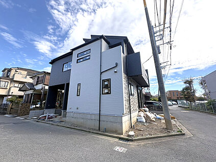 【外観写真】根岸小学校まで徒歩6分、保育園も徒歩圏内。子育て