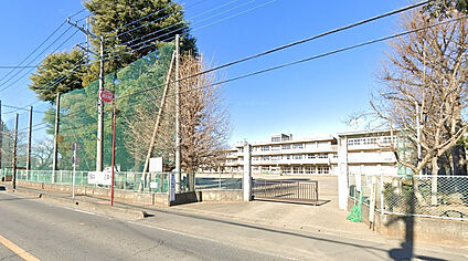 三芳小学校 1700m