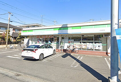 ファミリーマート小坂旭町店 265m