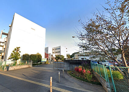坂戸市立坂戸中学校 996m