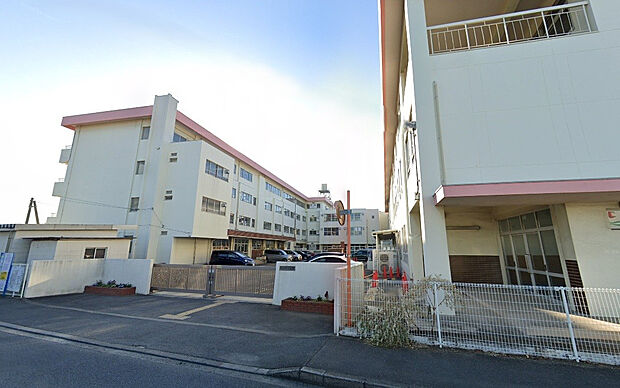 鶴瀬小学校（約320m）