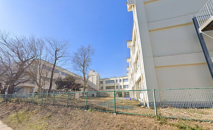勝瀬小学校 888m